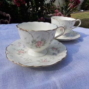 VTG Floral Tea Cup & Saucer Set x2